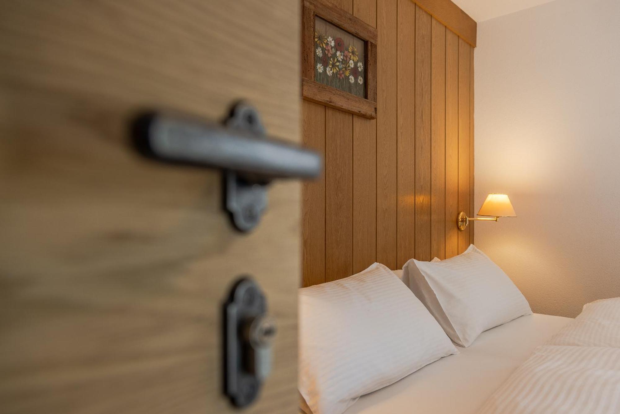 Villa Resi B&B Корвара-ин-Бадия Экстерьер фото