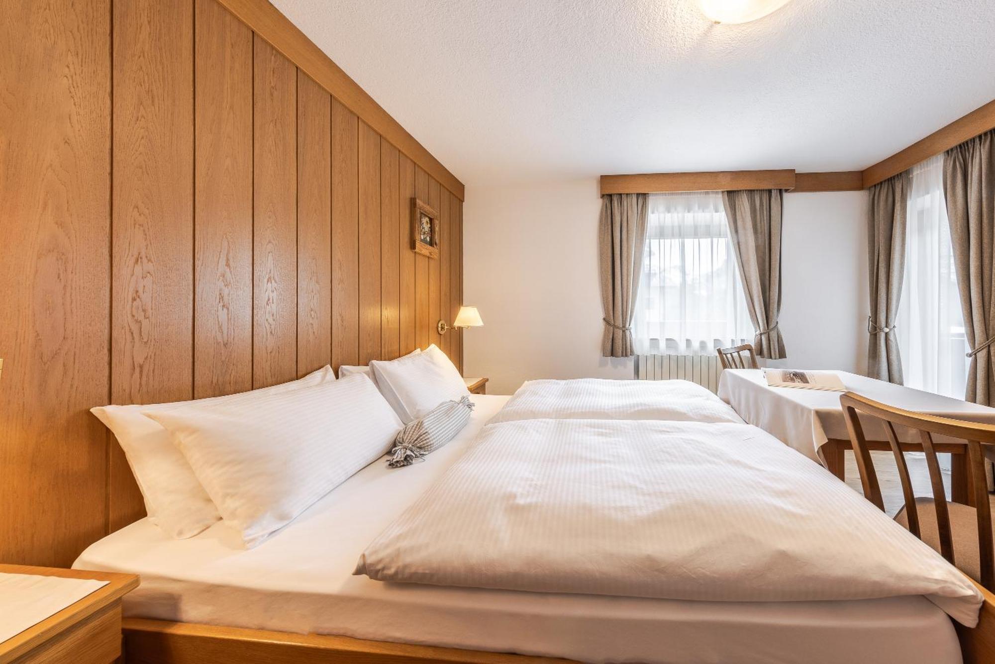 Villa Resi B&B Корвара-ин-Бадия Экстерьер фото